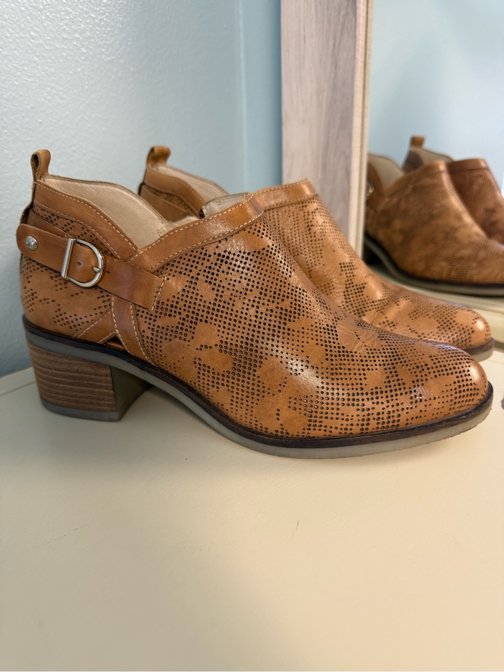 Pikolinos Brown Leather Perforated Ankle Booties Buckle Detail Comfort Heel Sz 9
